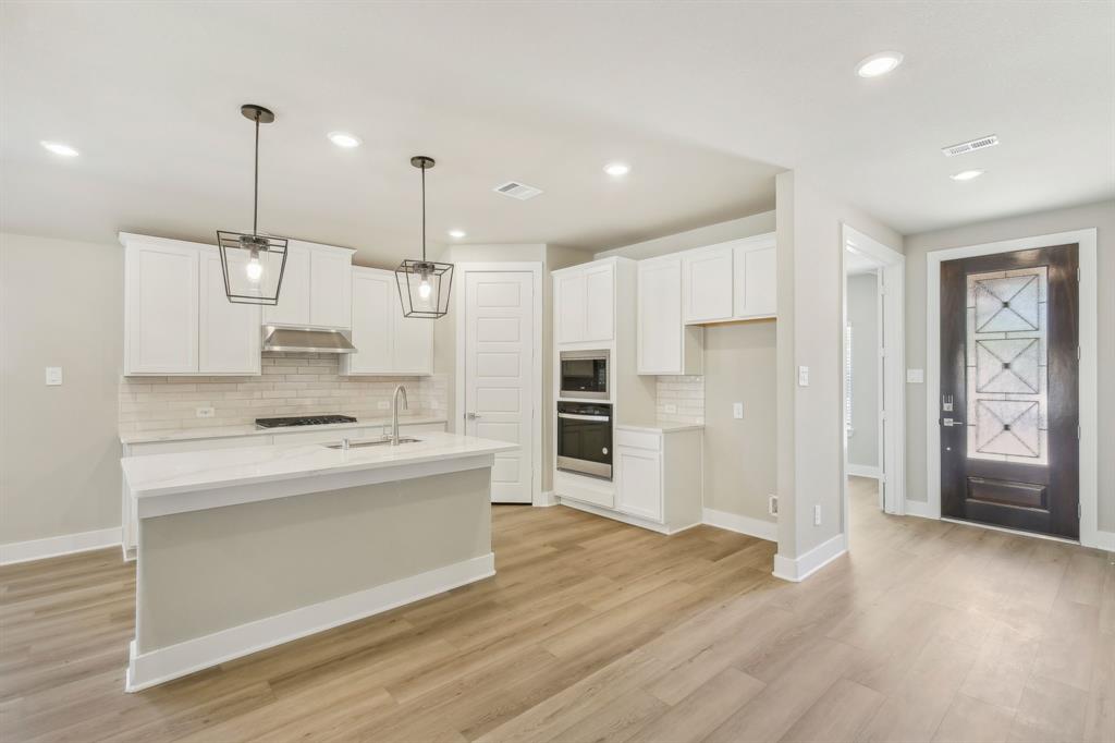 116 Bay Bridge Court, Montgomery, Texas image 3