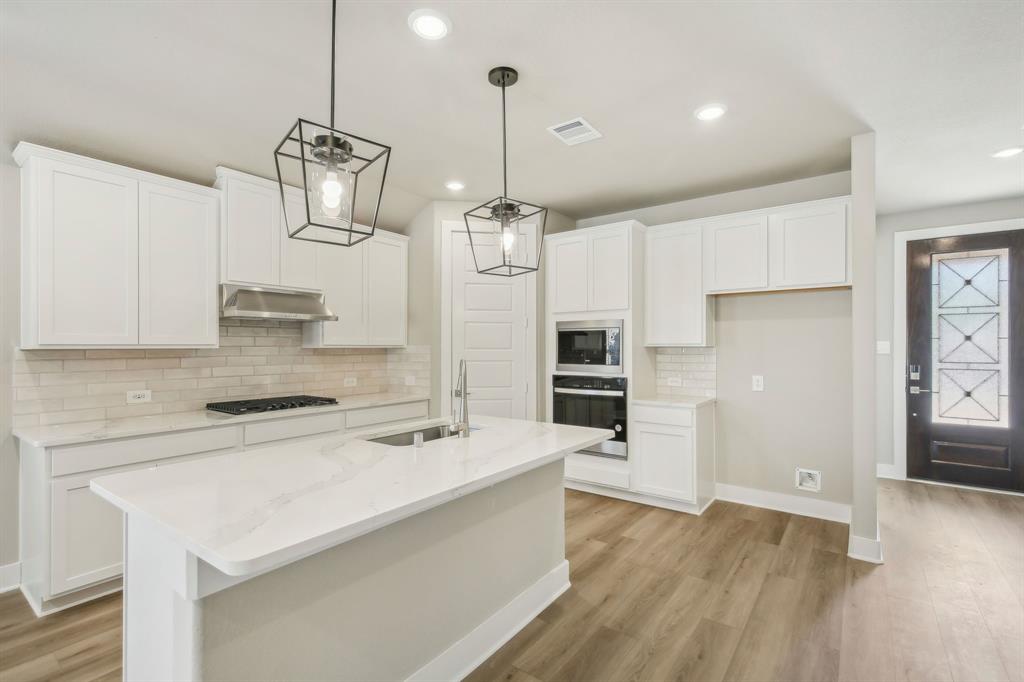 116 Bay Bridge Court, Montgomery, Texas image 6