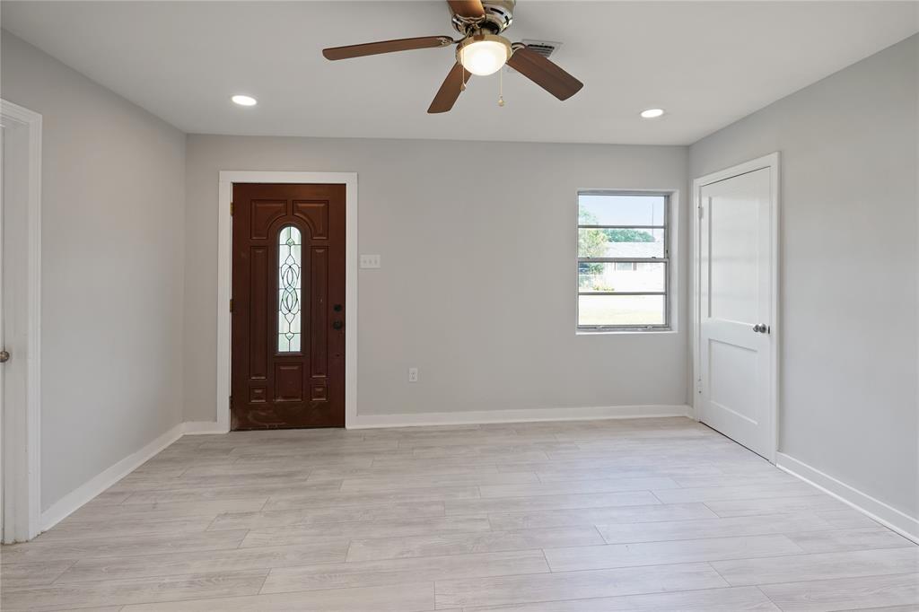 1722 Caspersen Drive, Jacinto City, Texas image 4