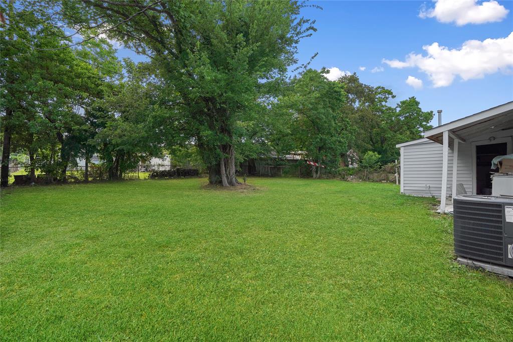 1722 Caspersen Drive, Jacinto City, Texas image 21
