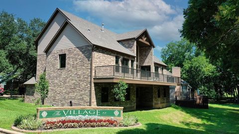 Single Family Residence in Fulshear TX 4818 Lake Village Drive.jpg