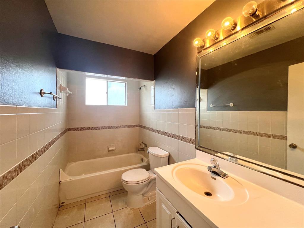 6401 Skyline Drive #19, Houston, Texas image 19