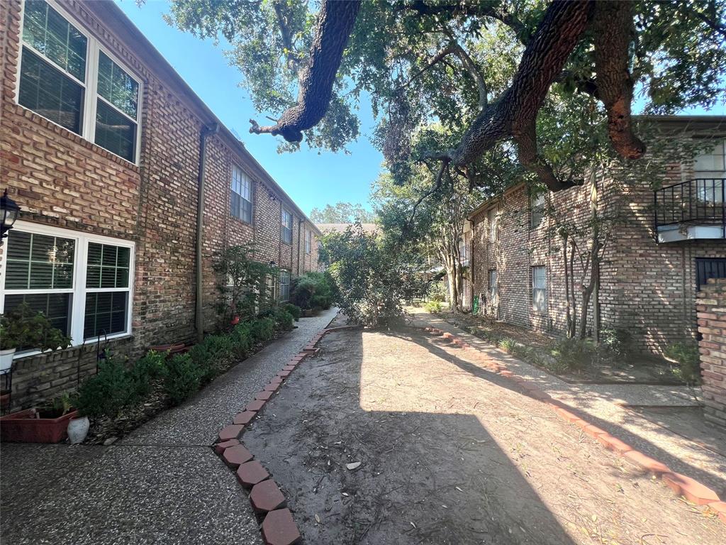 6401 Skyline Drive #19, Houston, Texas image 2