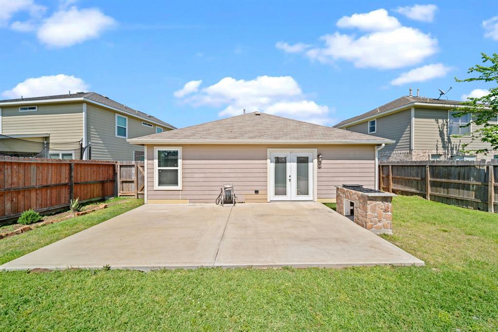11747 Rolling Stream Drive, Tomball, Texas image 22