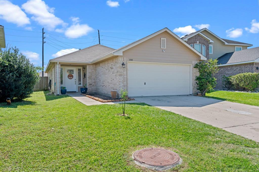 11747 Rolling Stream Drive, Tomball, Texas image 3