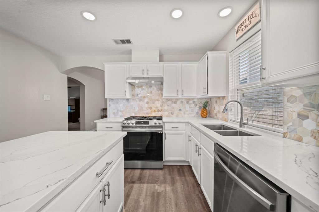 11747 Rolling Stream Drive, Tomball, Texas image 11