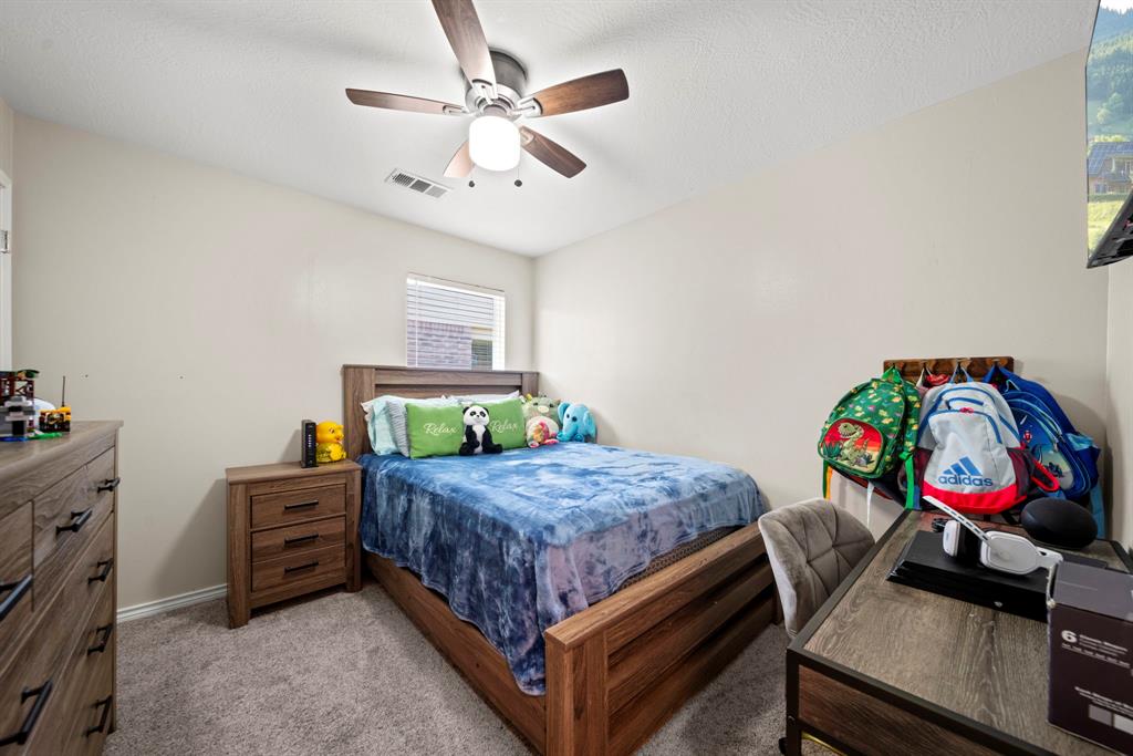 11747 Rolling Stream Drive, Tomball, Texas image 9