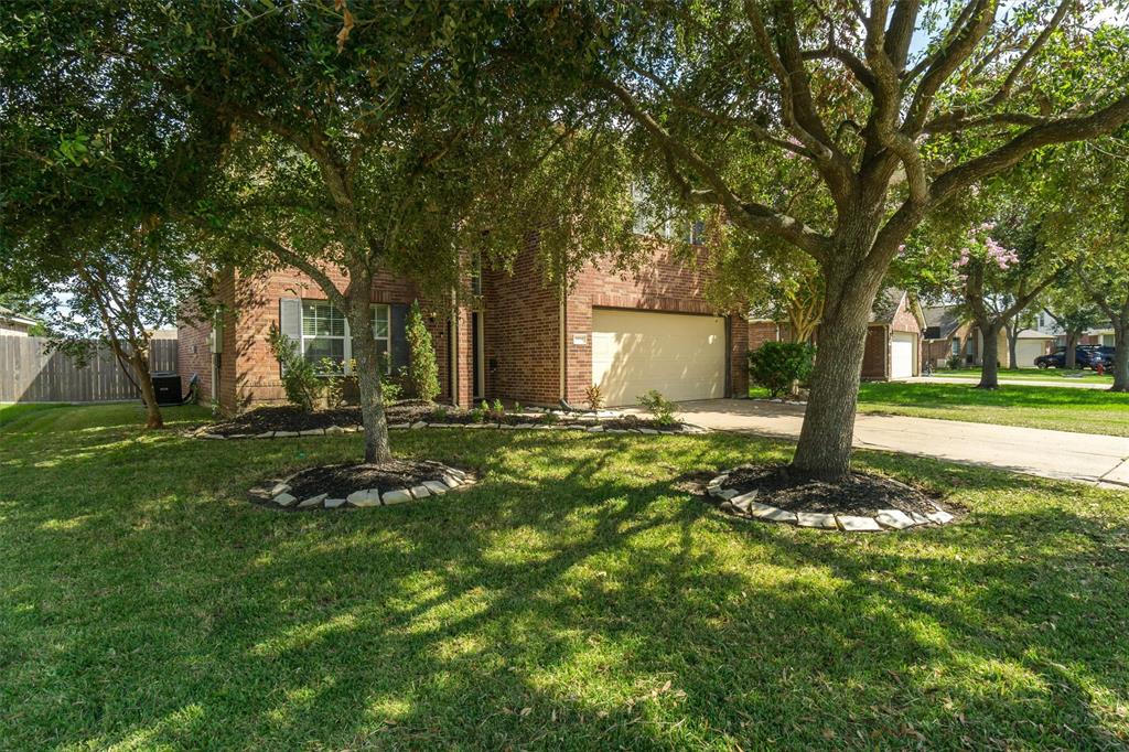 2934 Silver Landing Lane, Dickinson, Texas image 1