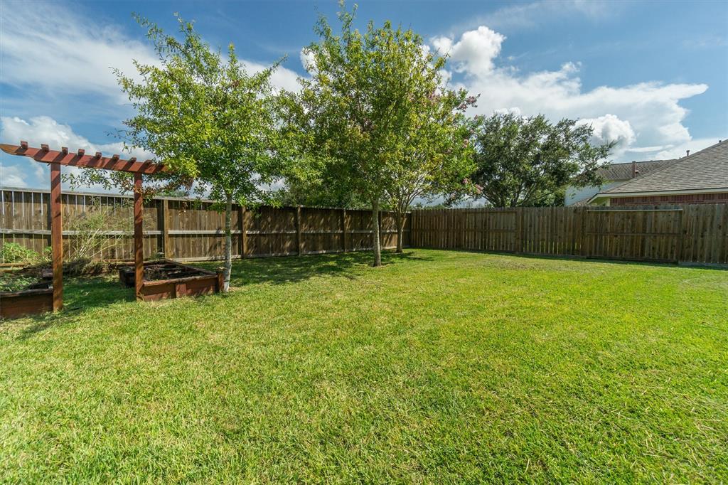 2934 Silver Landing Lane, Dickinson, Texas image 32