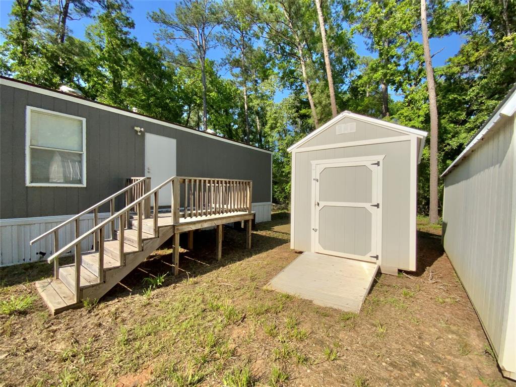 120 Cloverdale, Livingston, Texas image 4