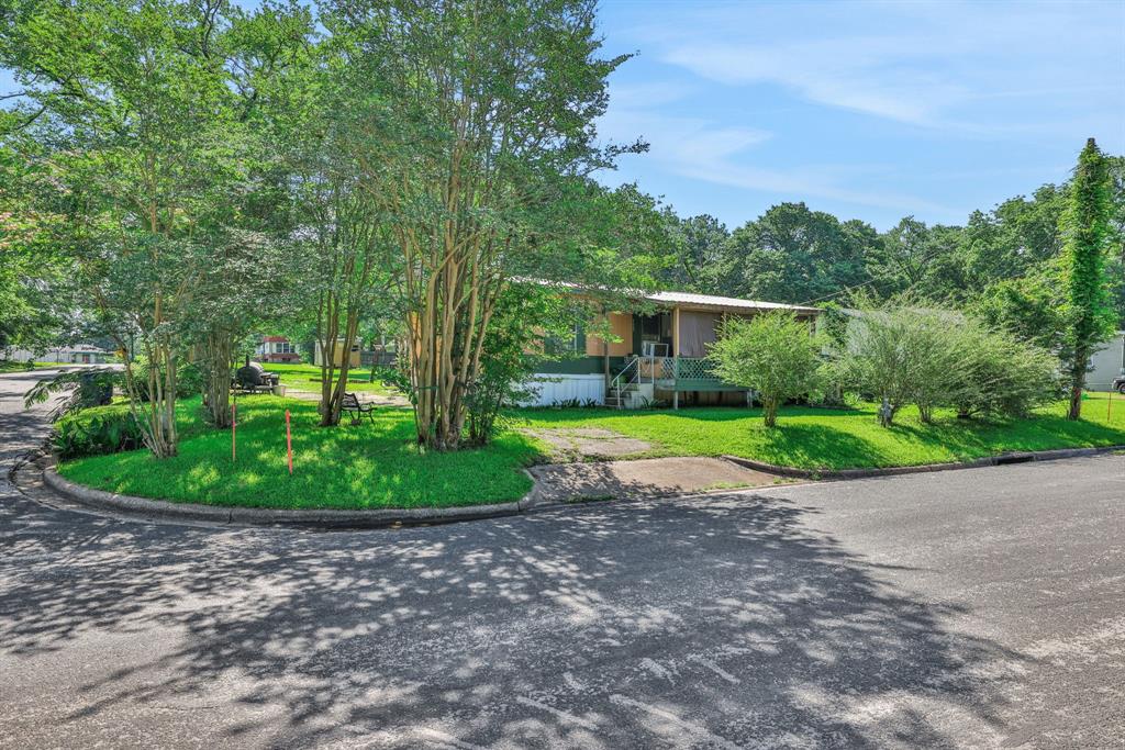 1000 Trinity Cut Off, Huntsville, Texas image 1