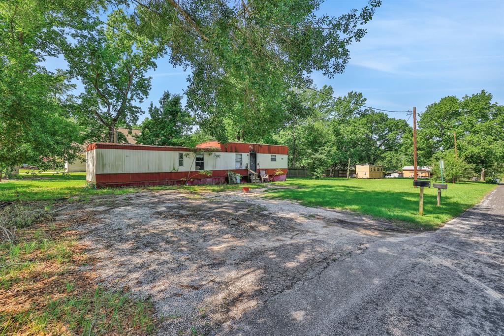 1000 Trinity Cut Off, Huntsville, Texas image 14