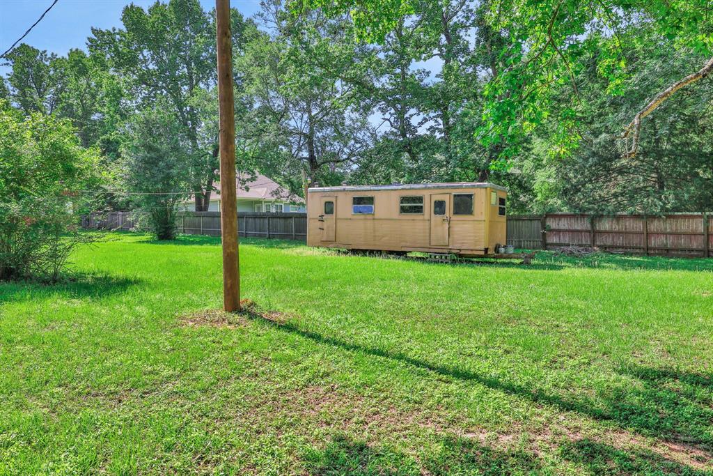 1000 Trinity Cut Off, Huntsville, Texas image 4
