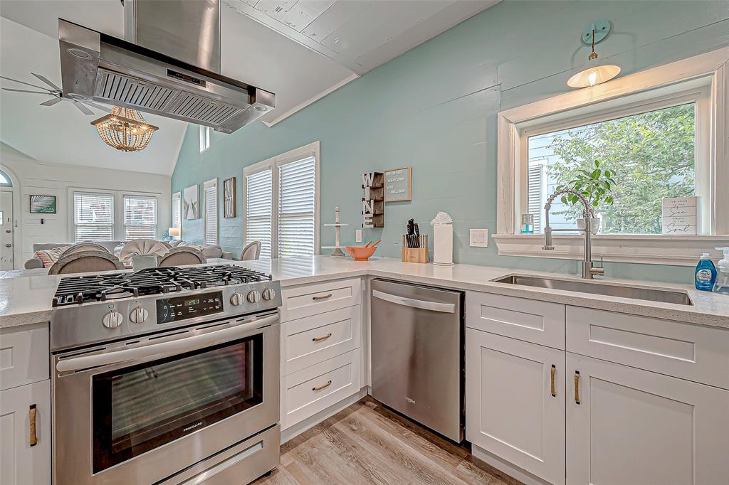 1818 Avenue O, Galveston, Texas image 20