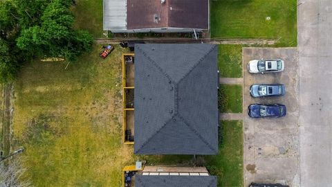 A home in South Houston