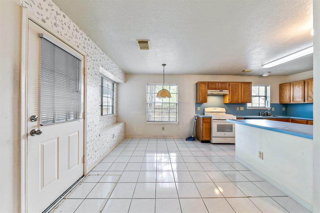 7110 Pine Bower Court, Humble, Texas image 12