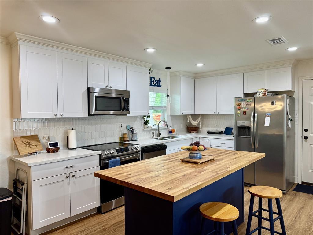 211 Southern Oaks Drive