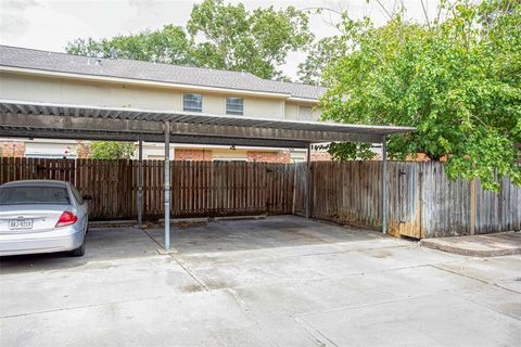 Townhouse in Houston TX 1556 Silverpines Road 28.jpg