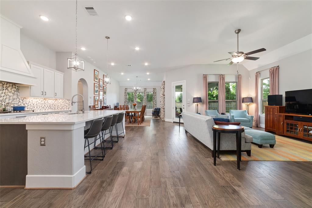 145 Lily Green Court, Conroe, Texas image 8