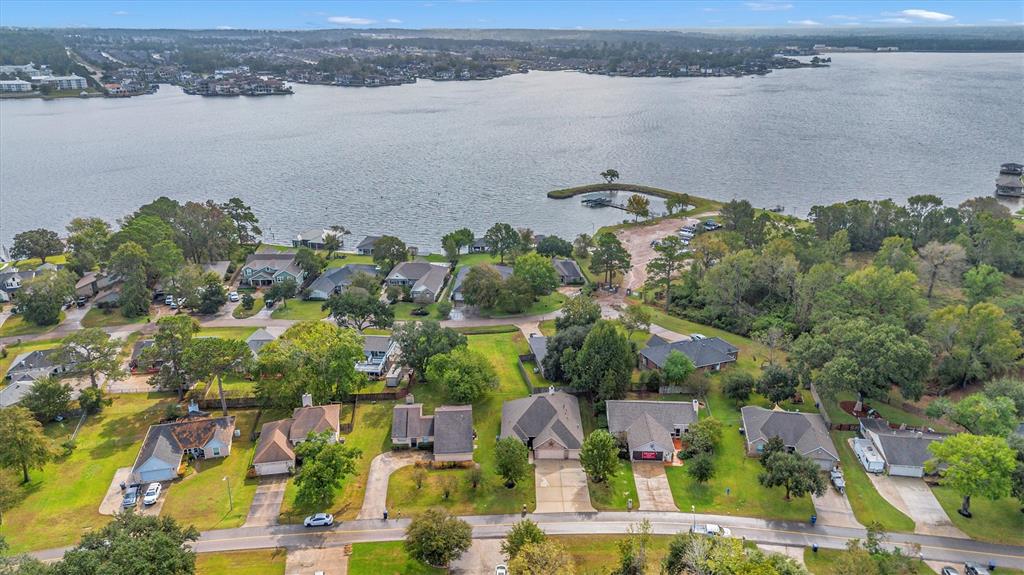 9766 Twin Shores Drive, Willis, Texas image 49