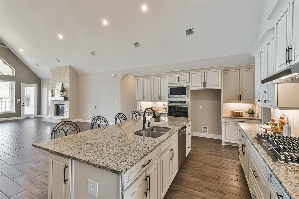 11131 Heartleaf Aster Way, Cypress, Texas image 9