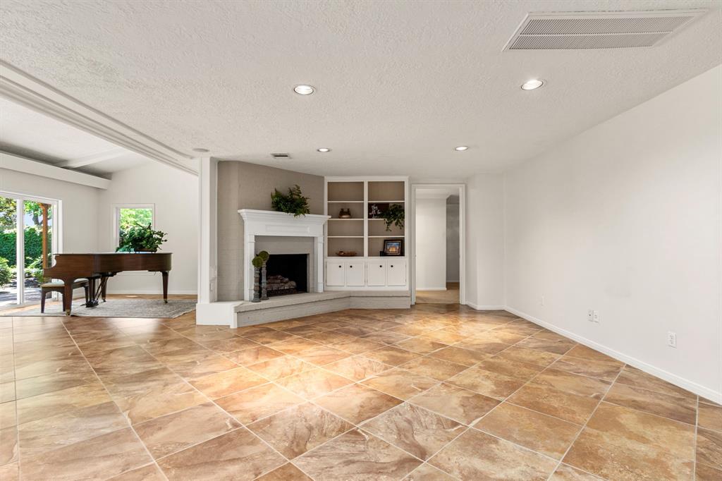1022 Oak Leaf Street, La Porte, Texas image 19