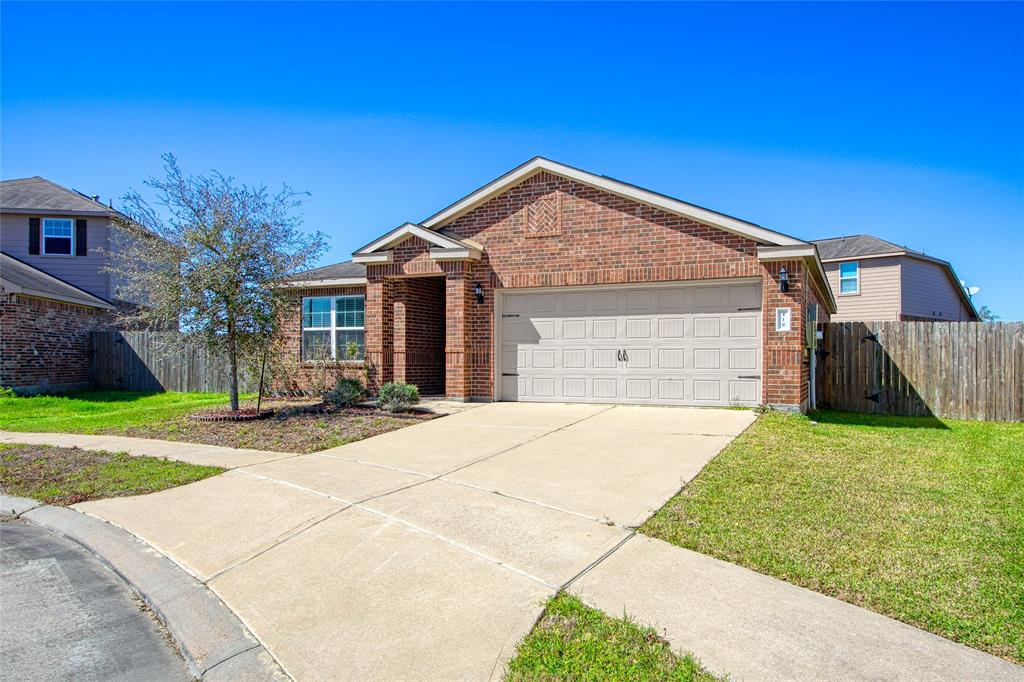 418 Hawks View Drive, La Marque, Texas image 17