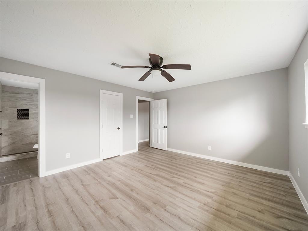 1921 Coupland Drive, La Porte, Texas image 13