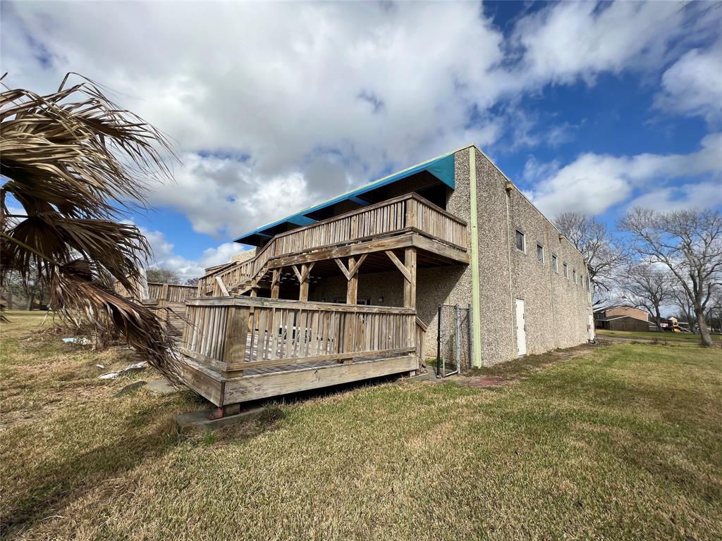 120 Silverbell Circle, Lake Jackson, Texas image 9