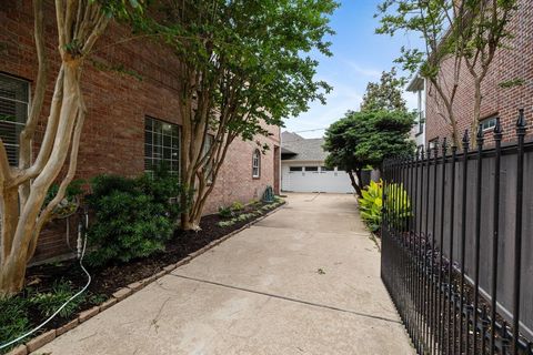 Single Family Residence in Bellaire TX 5312 Aspen Street 37.jpg