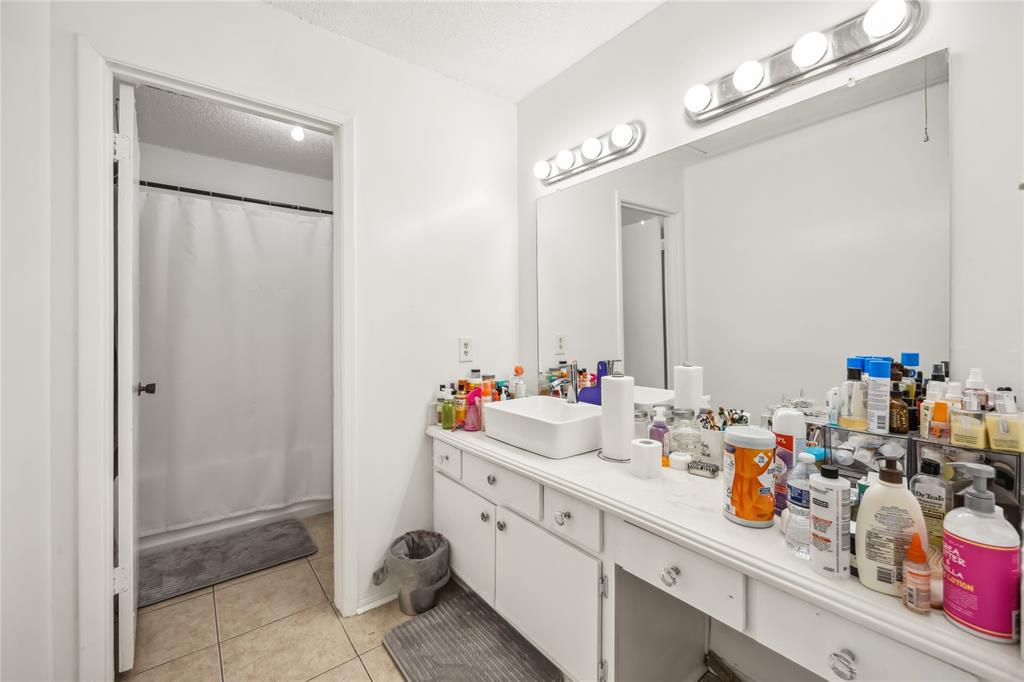 12018 Willow Trail, Houston, Texas image 5