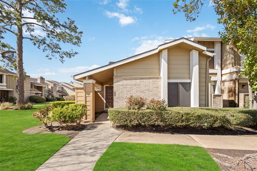 12018 Willow Trail, Houston, Texas image 1