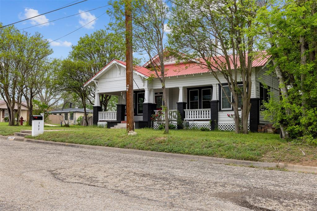 389 W Richmond Street, Giddings, Texas image 3