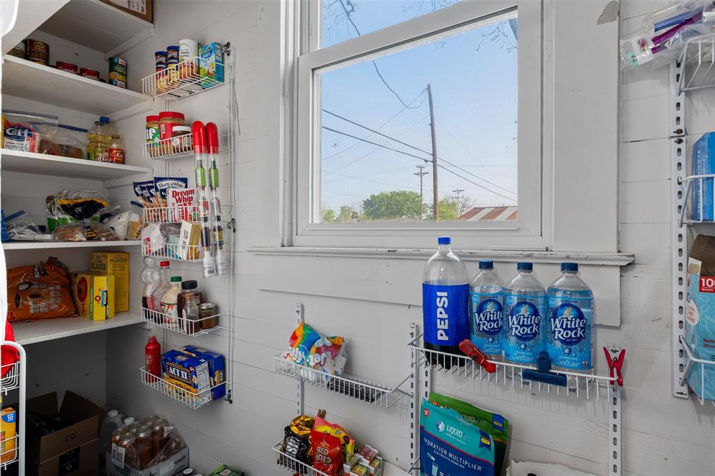 389 W Richmond Street, Giddings, Texas image 24