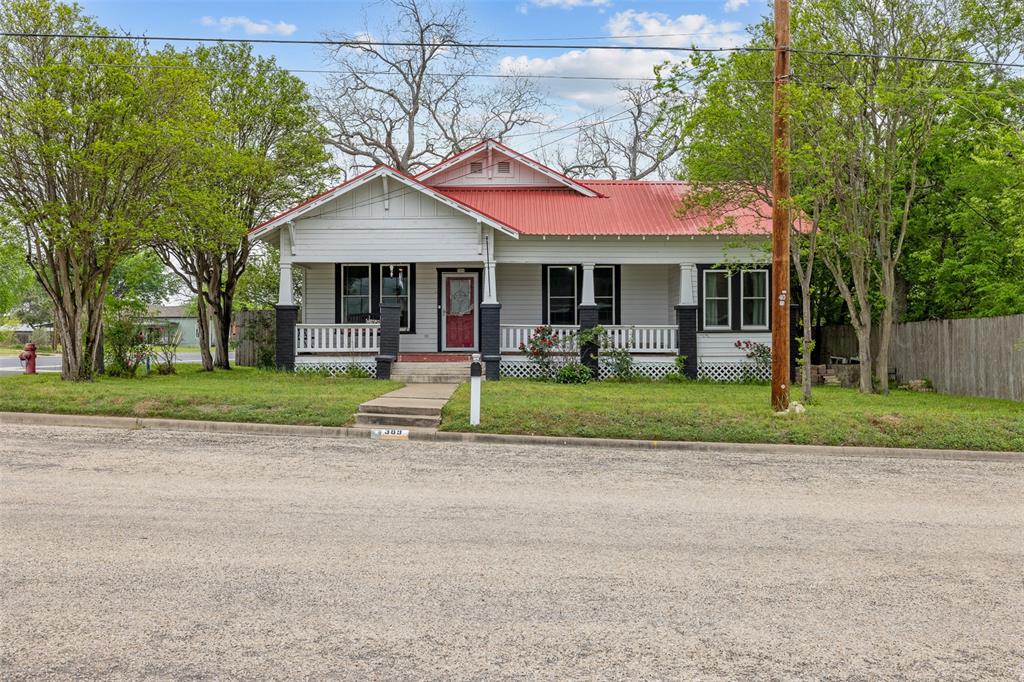 389 W Richmond Street, Giddings, Texas image 2
