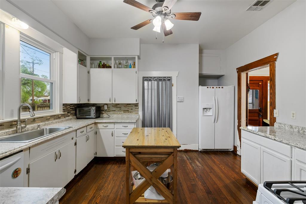 389 W Richmond Street, Giddings, Texas image 17