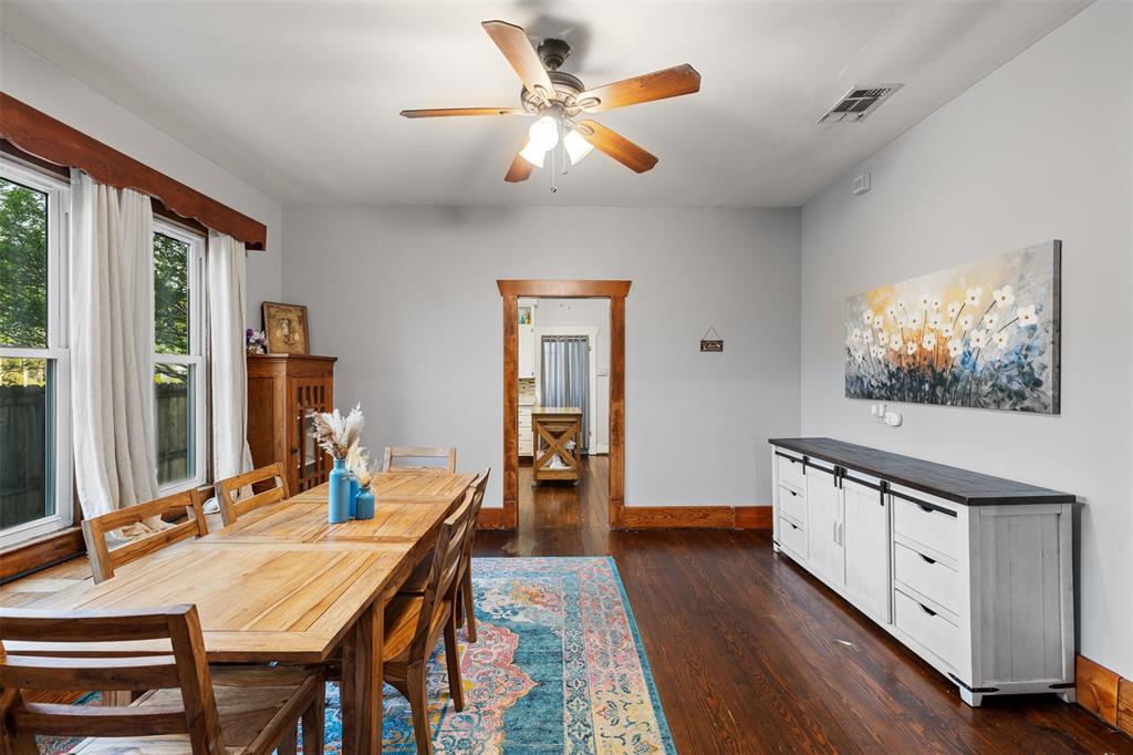 389 W Richmond Street, Giddings, Texas image 14