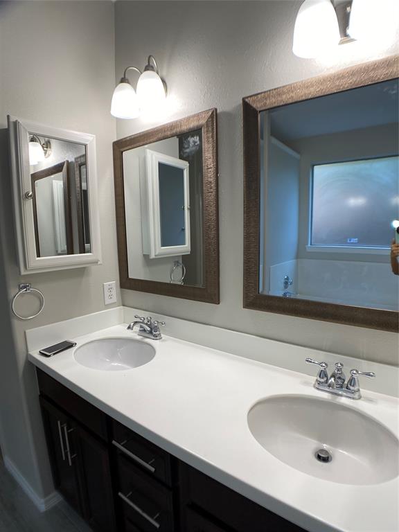 5219 Pebble Bluff Lane, Sugar Land, Texas image 6