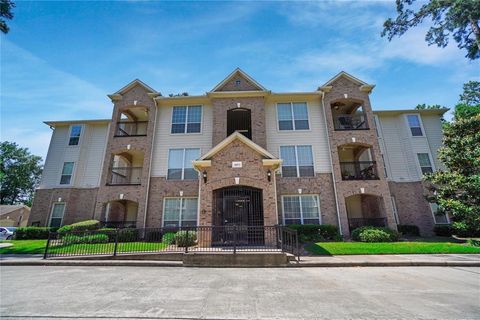 Photo of 6607 Lake Woodlands Drive #334, The Woodlands, TX 77382 (MLS # 86219104)