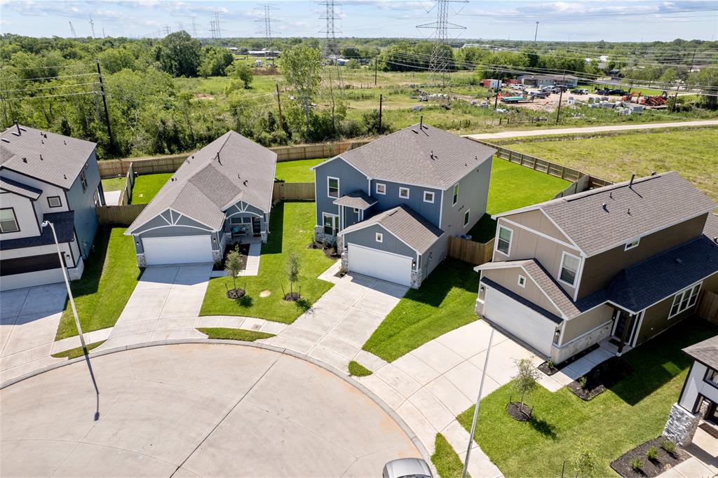 1003 Manteca Drive, Rosharon, Texas image 3