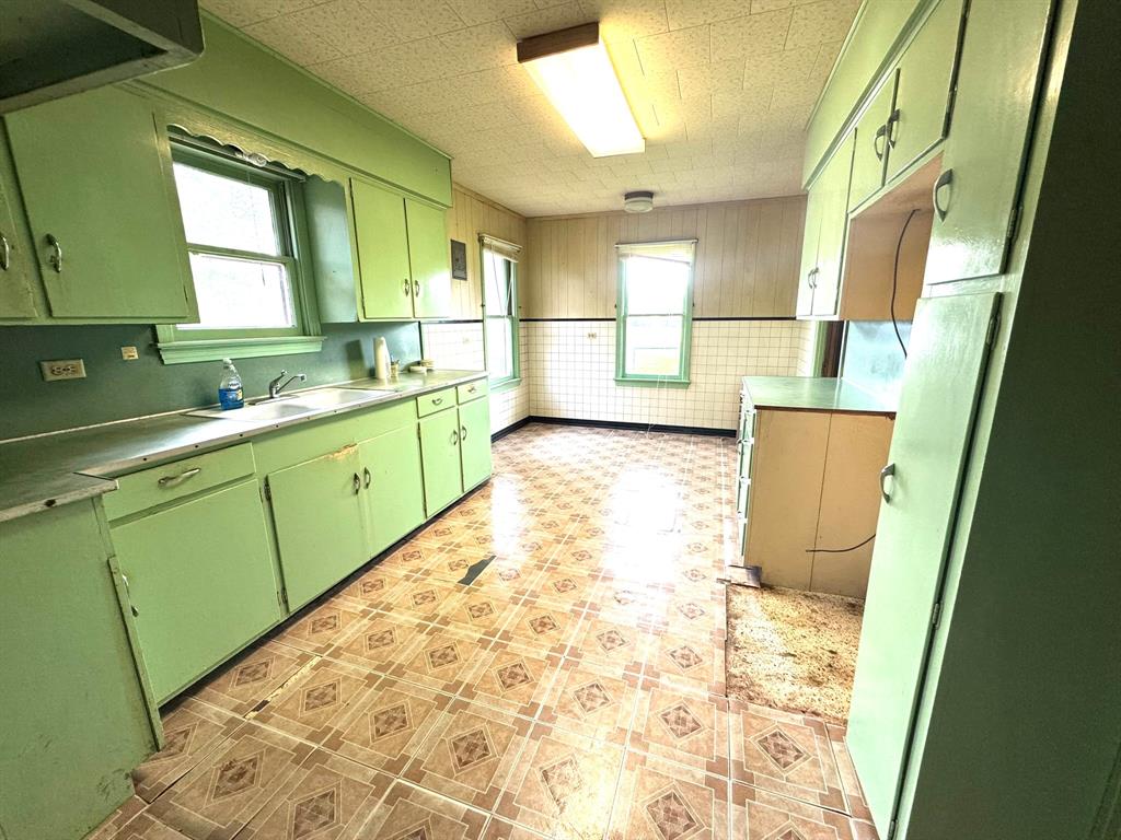 605 5th Street, Louise, Texas image 10