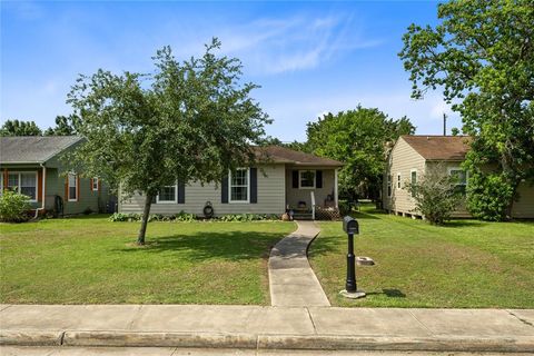 Single Family Residence in Freeport TX 1619 7th Street.jpg