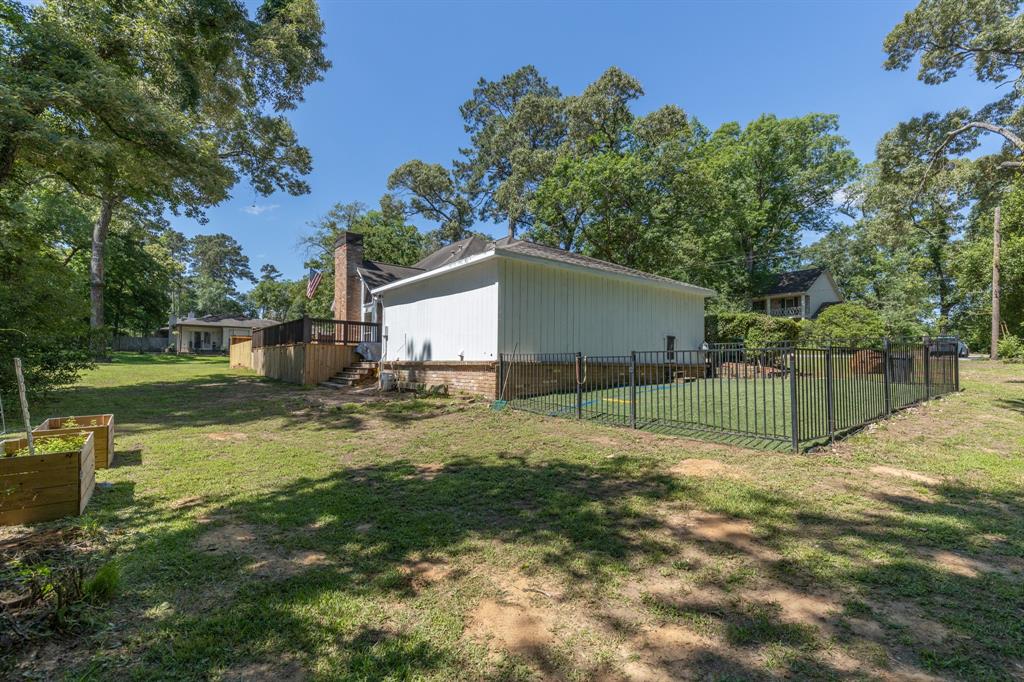 111 Rolling Hills Drive, Conroe, Texas image 35