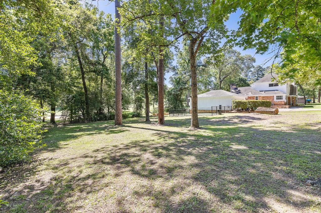 111 Rolling Hills Drive, Conroe, Texas image 37