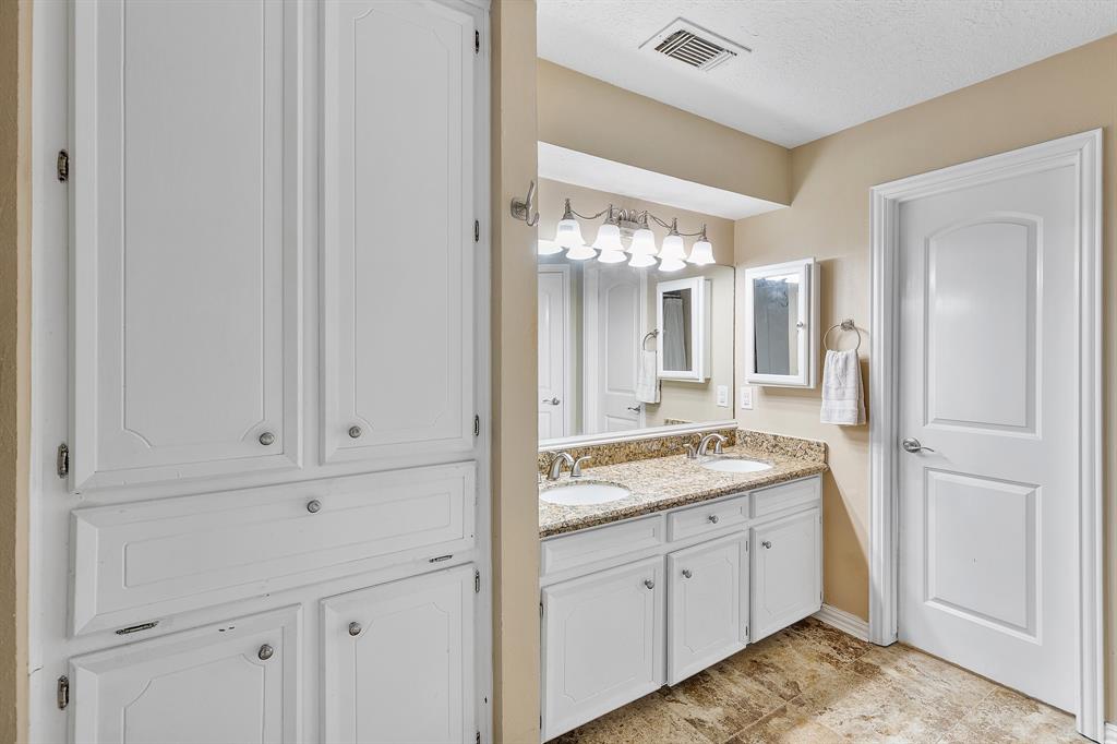 111 Rolling Hills Drive, Conroe, Texas image 20