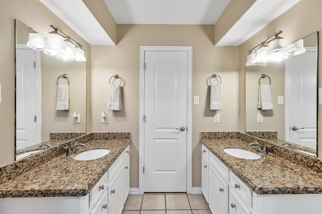 111 Rolling Hills Drive, Conroe, Texas image 27