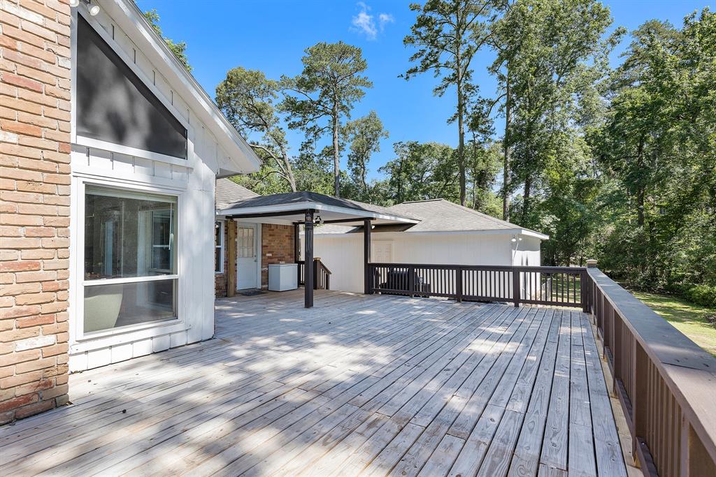 111 Rolling Hills Drive, Conroe, Texas image 32