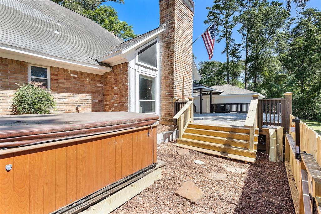 111 Rolling Hills Drive, Conroe, Texas image 33