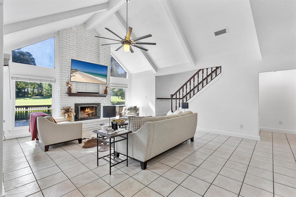 111 Rolling Hills Drive, Conroe, Texas image 9