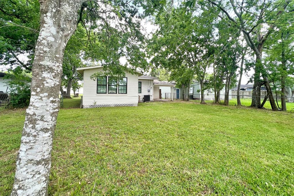 320 Azalea Street, Lake Jackson, Texas image 19